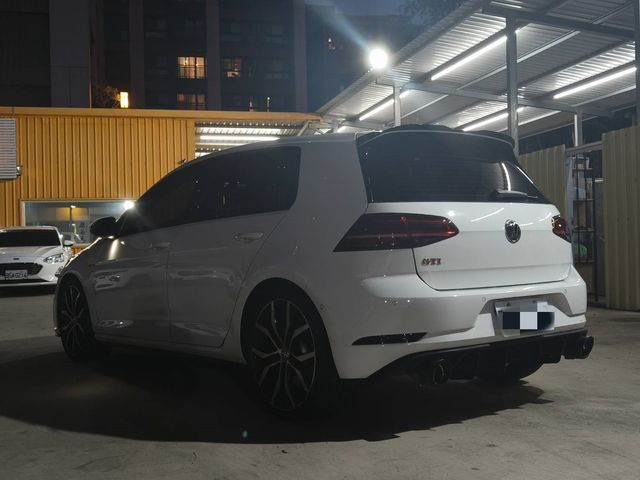 VOLKSWAGEN福斯 GOLF GTI  第2張相片
