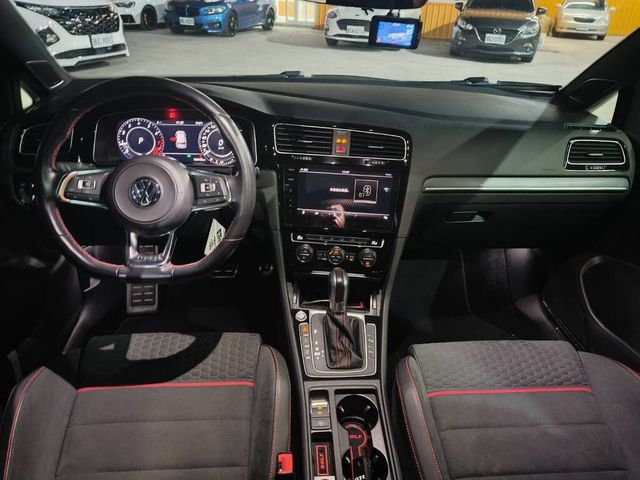 VOLKSWAGEN福斯 GOLF GTI  第6張相片