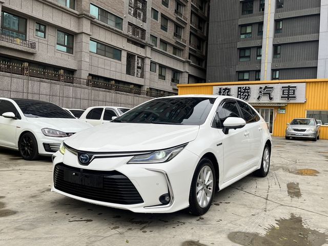 TOYOTA豐田 ALTIS  第1張相片