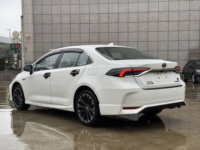 TOYOTA豐田 ALTIS  第3張相片