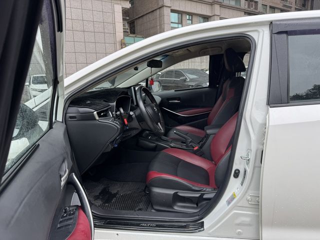 TOYOTA豐田 ALTIS  第5張相片