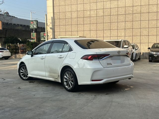 TOYOTA豐田 ALTIS  第2張相片