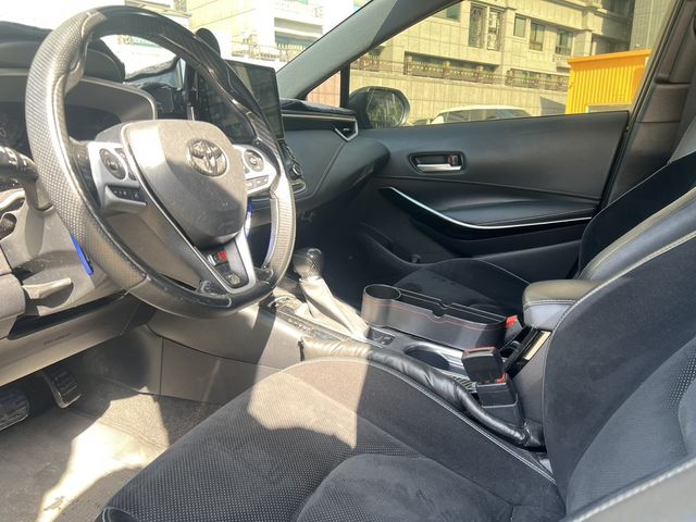 TOYOTA豐田 AURIS  第3張相片