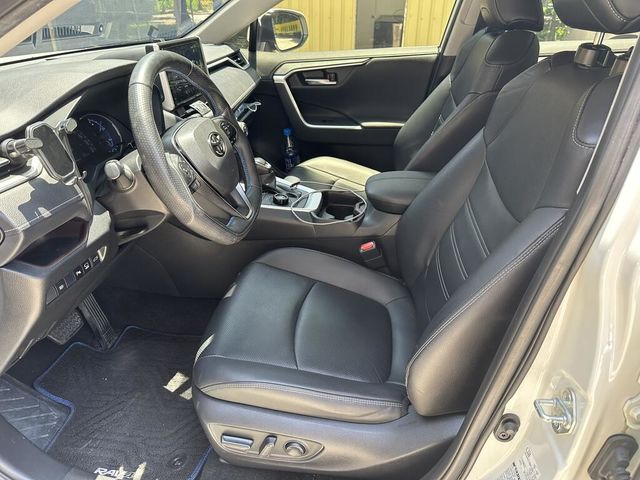TOYOTA豐田 RAV4  第3張相片