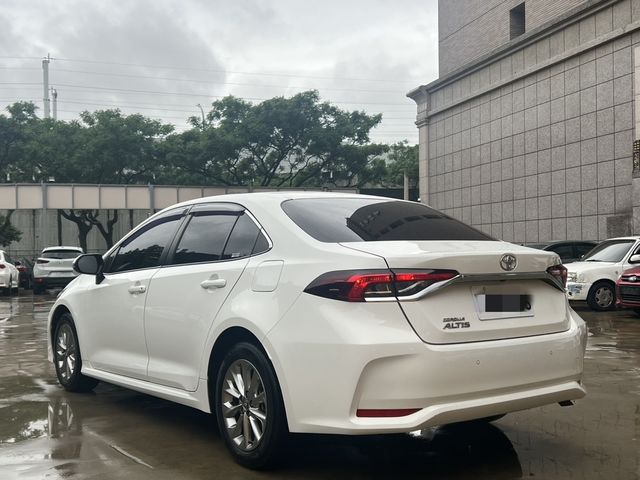 TOYOTA豐田 ALTIS  第2張相片