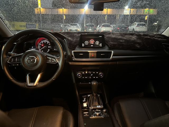 MAZDA馬自達 MAZDA 3  第5張相片