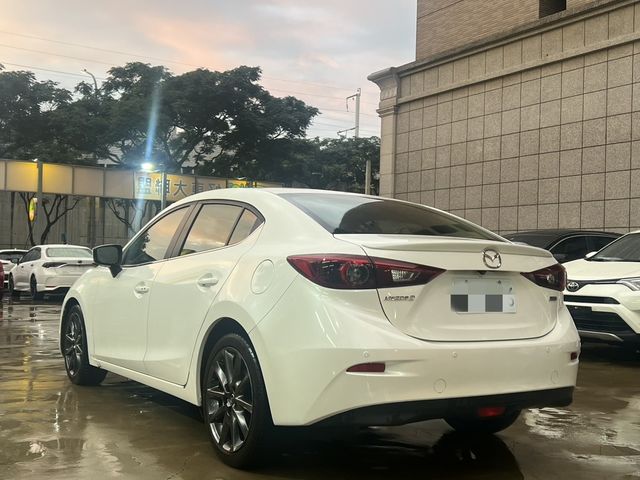MAZDA馬自達 MAZDA 3  第2張相片