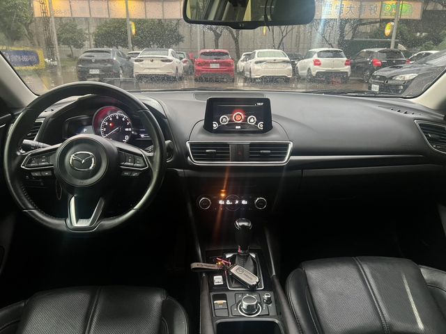 MAZDA馬自達 MAZDA 3  第5張相片