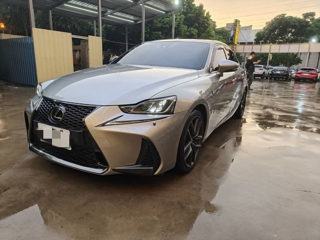 LEXUS凌志 IS200T  第1張相片