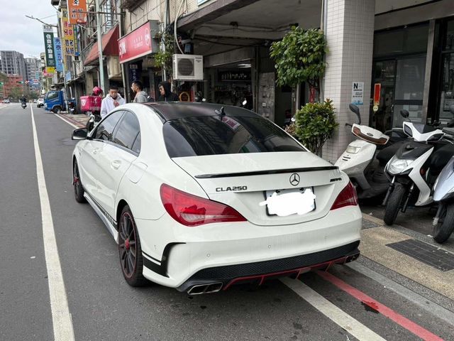 M-BENZ賓士 CLA250  第2張相片