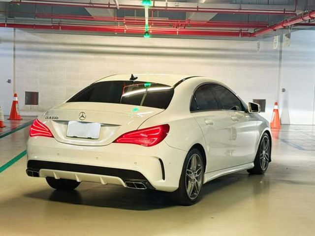 M-BENZ賓士 CLA200  第2張相片