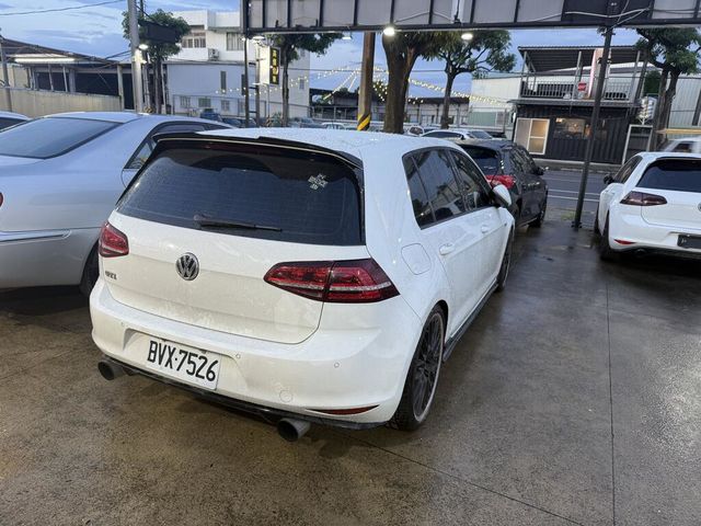 VOLKSWAGEN福斯 GOLF GTI  第5張相片