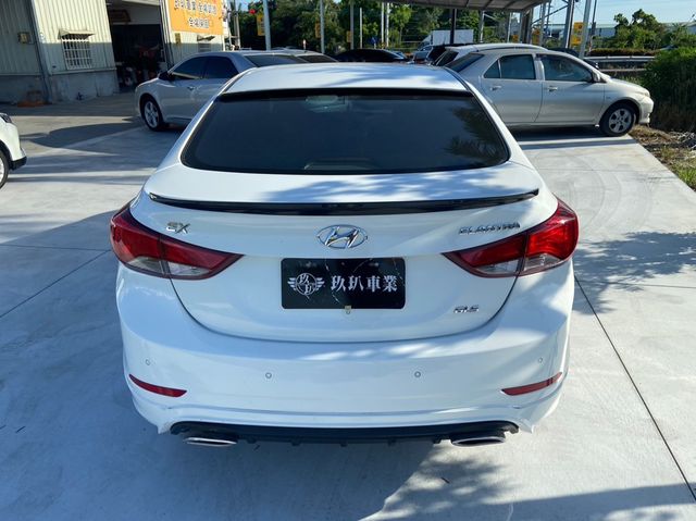 HYUNDAI現代 ELANTRA  第4張相片