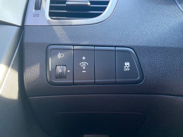 HYUNDAI現代 ELANTRA  第13張相片