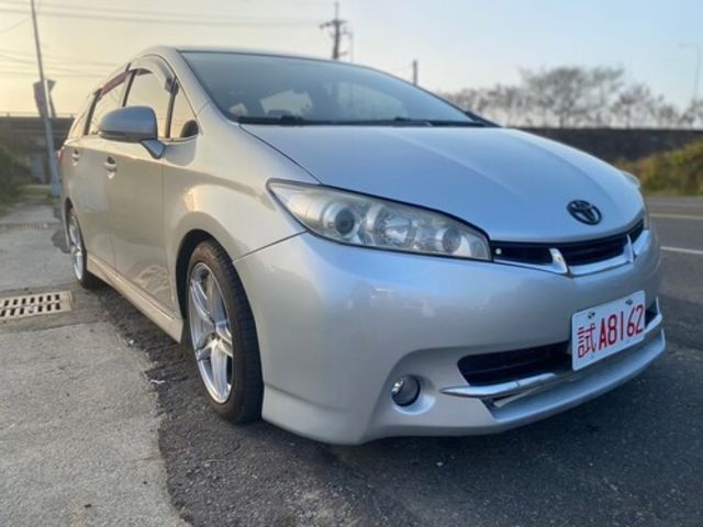 TOYOTA豐田 WISH  第2張相片