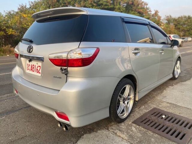 TOYOTA豐田 WISH  第3張相片