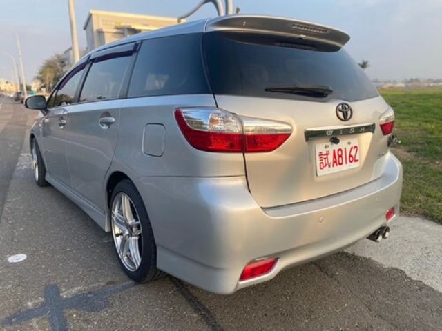 TOYOTA豐田 WISH  第4張相片