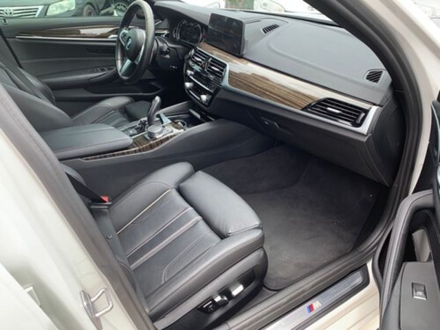 BMW寶馬 540I  第8張相片