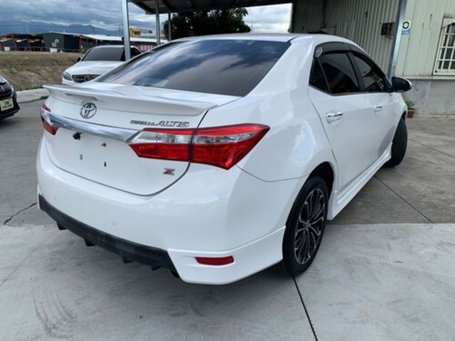 TOYOTA豐田 ALTIS  第3張相片