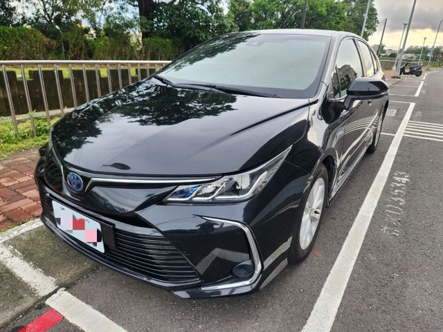 油電尊爵特仕版 原版件 免鑰匙摸門 ACC跟車 盲點 超省油平均油耗25km/l Toyota 豐田 COROLLA ALTIS HYBRID  第1張相片