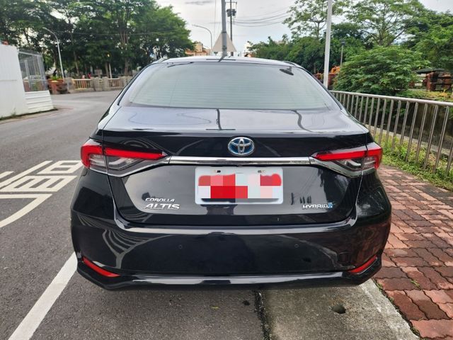 油電尊爵特仕版 原版件 免鑰匙摸門 ACC跟車 盲點 超省油平均油耗25km/l Toyota 豐田 COROLLA ALTIS HYBRID  第4張相片