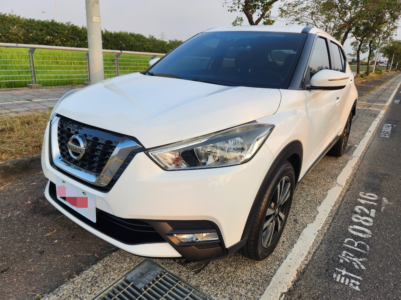 跨界小休旅 自動頭燈 霧燈 後視鏡方向燈 ABS 巡跡防滑系統 2019年 Nissan 日產 KICKS  第1張相片