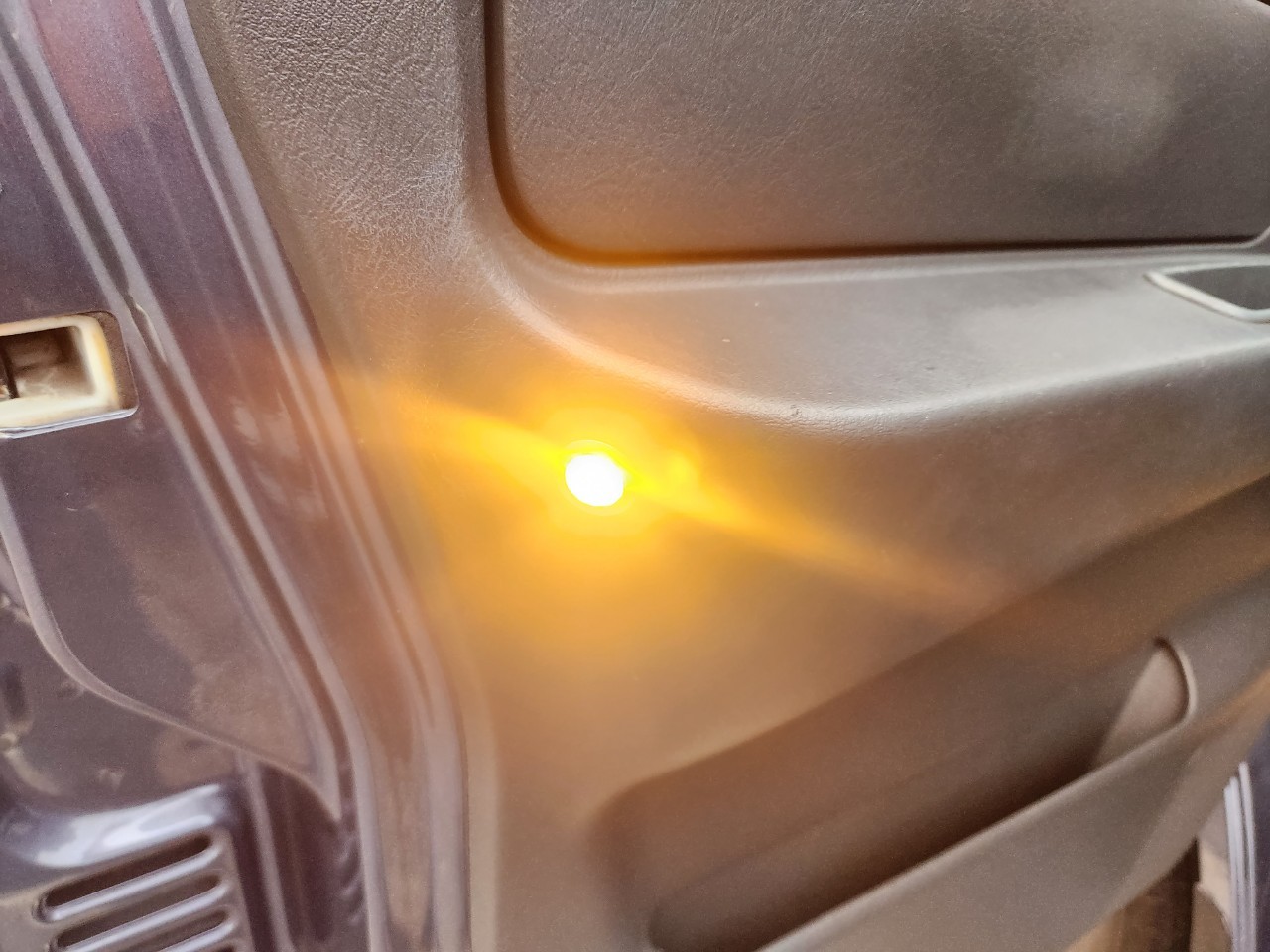 VERYCA 自排小貨車 1.5CC 音響主機 升級喇叭 定速系統 ABS防鎖死 巡跡防滑  第9張相片