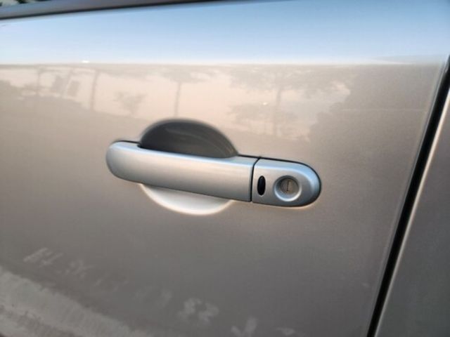 I-KEY 鑰匙 摸門 導航 數位電視 恆溫空調 ABS 安全氣囊 電動後視鏡  第5張相片