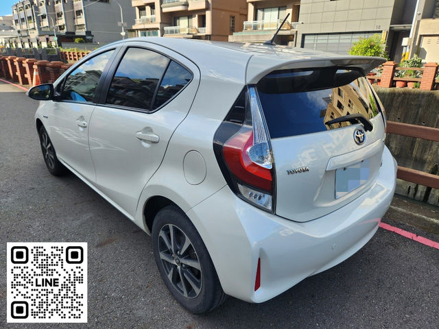 TOYOTA豐田 PRIUS C  第2張相片