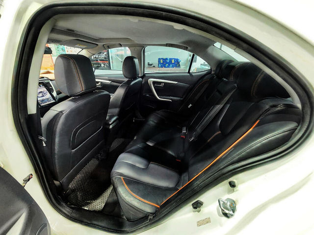 MITSUBISHI三菱 GRAND LANCER  第4張相片
