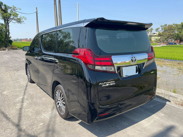 TOYOTA豐田 ALPHARD  第2張相片