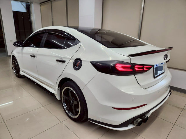HYUNDAI現代 ELANTRA  第2張相片