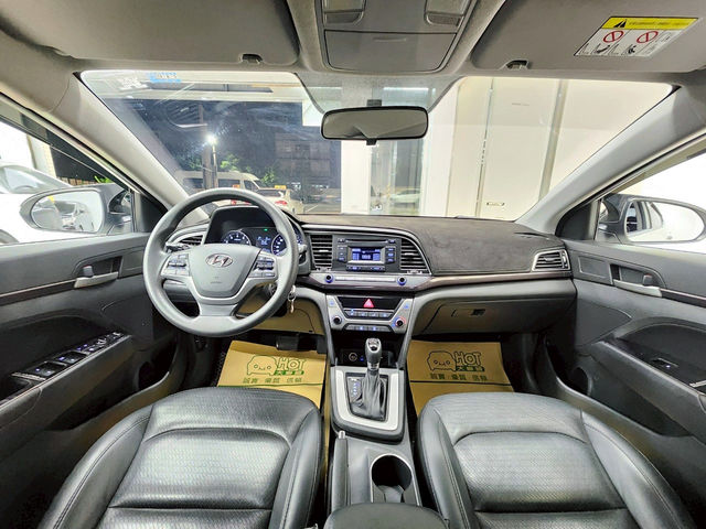 HYUNDAI現代 ELANTRA  第4張相片