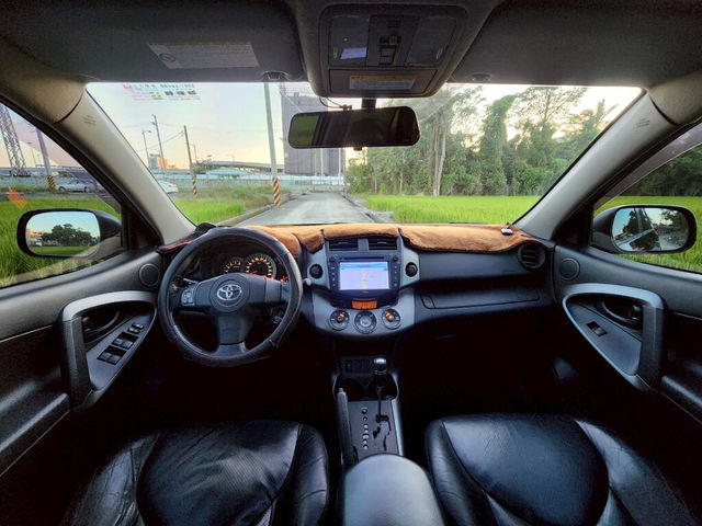 TOYOTA豐田 RAV4  第5張相片