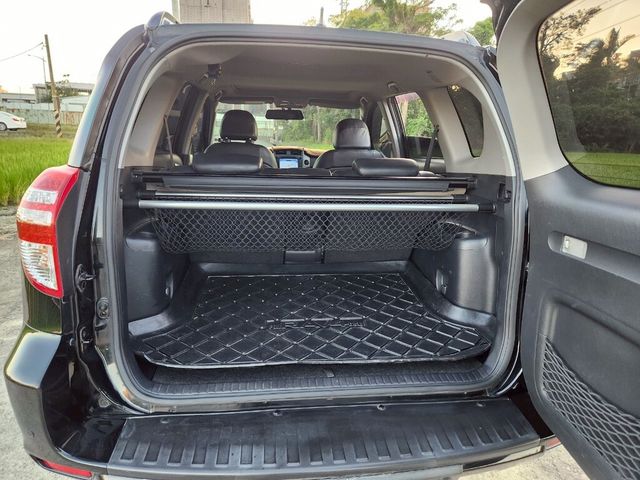 TOYOTA豐田 RAV4  第8張相片