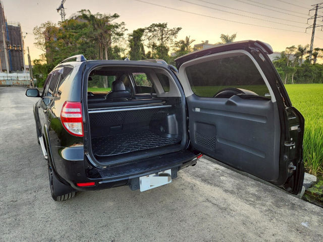 TOYOTA豐田 RAV4  第9張相片