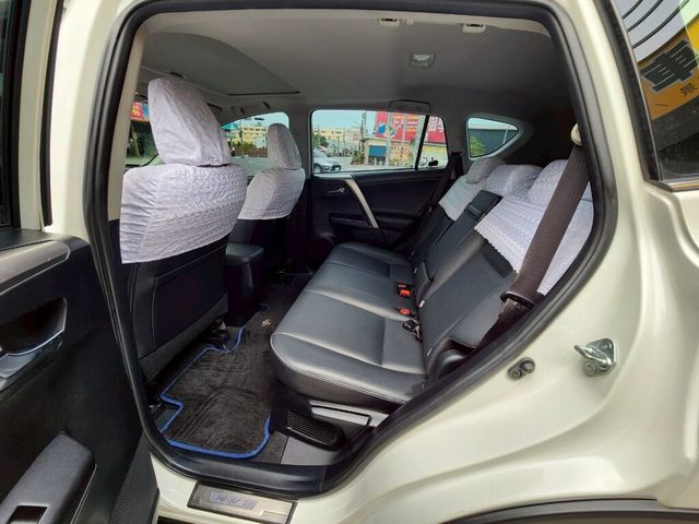 TOYOTA豐田 RAV4  第7張相片