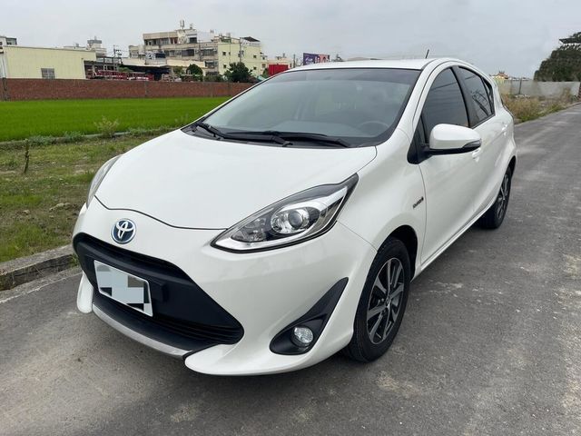 TOYOTA豐田 PRIUS C  第1張相片
