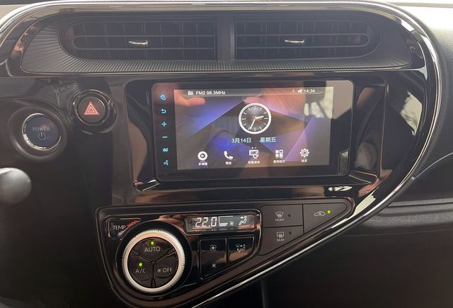 TOYOTA豐田 PRIUS C  第6張相片