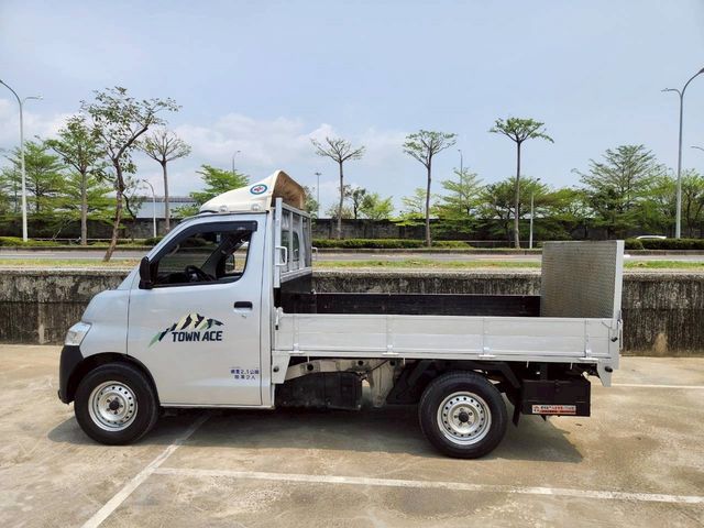 TOYOTA豐田 TOWN ACE  第3張相片