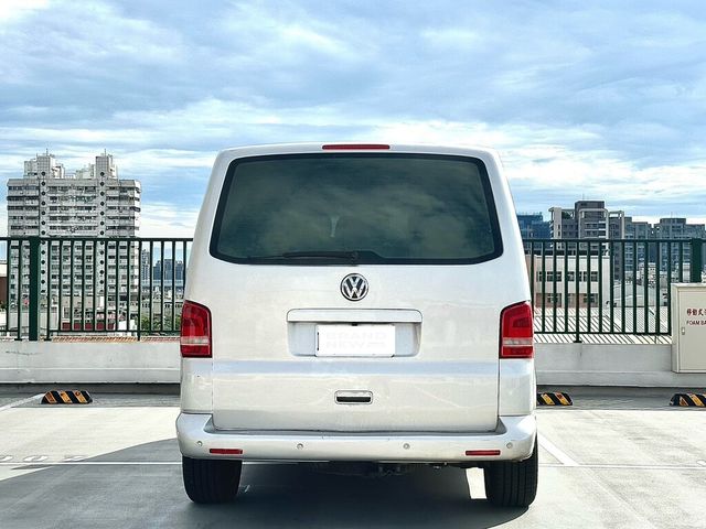 VOLKSWAGEN福斯 T5 CARAVELLE  第4張相片