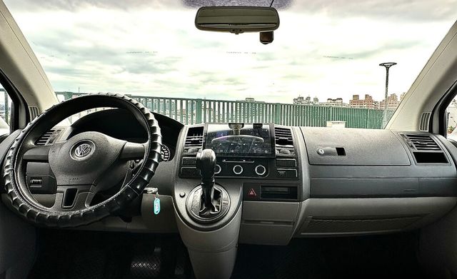 VOLKSWAGEN福斯 T5 CARAVELLE  第5張相片