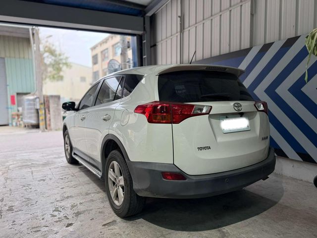 TOYOTA豐田 RAV4  第2張相片