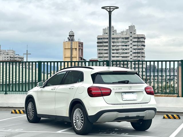 M-BENZ賓士 GLA180  第4張相片