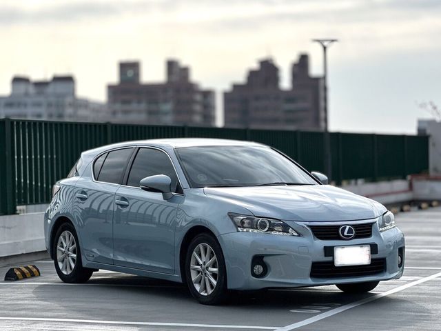 LEXUS凌志 CT200H  第5張相片