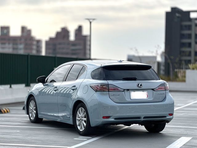 LEXUS凌志 CT200H  第9張相片