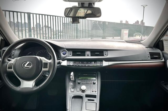 LEXUS凌志 CT200H  第15張相片