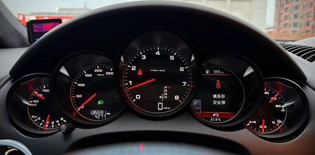 PORSCHE保時捷 CAYENNE  第11張相片