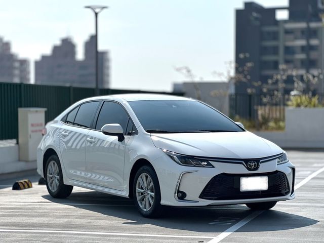 TOYOTA豐田 ALTIS  第3張相片