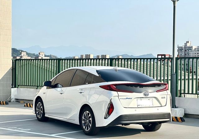 TOYOTA豐田 PRIUS PHV  第5張相片
